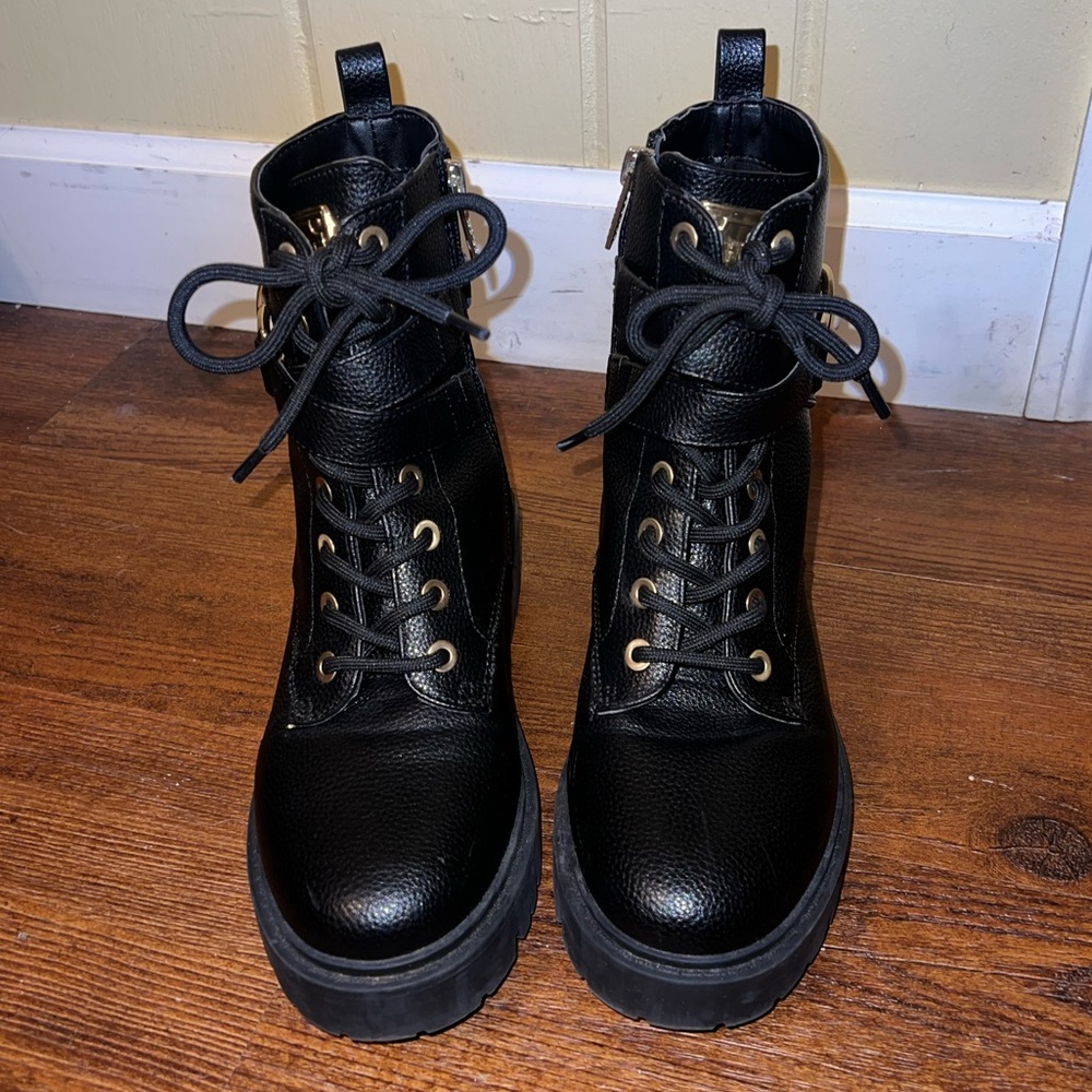 Guess Black Leather Gold Accent Lace Up Zip Moto Combat Ankle Boots Size 6.5 - Picture 3 of 13